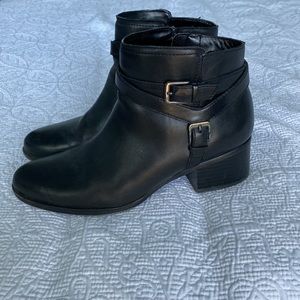 Naturalizer 9.5 Black Bootie